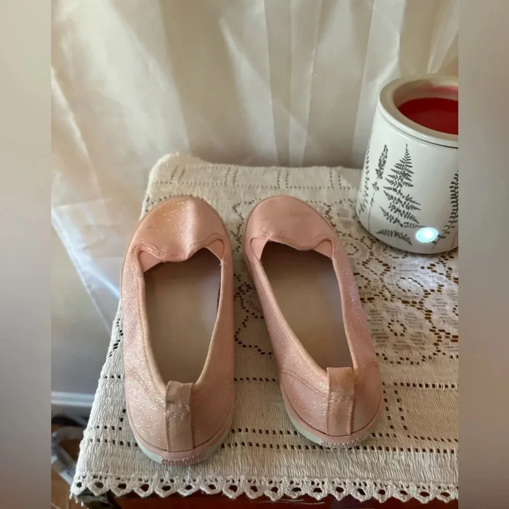 Gymboree Girls Metallic Pink Canvas Sneakers size 12. Perfect shape